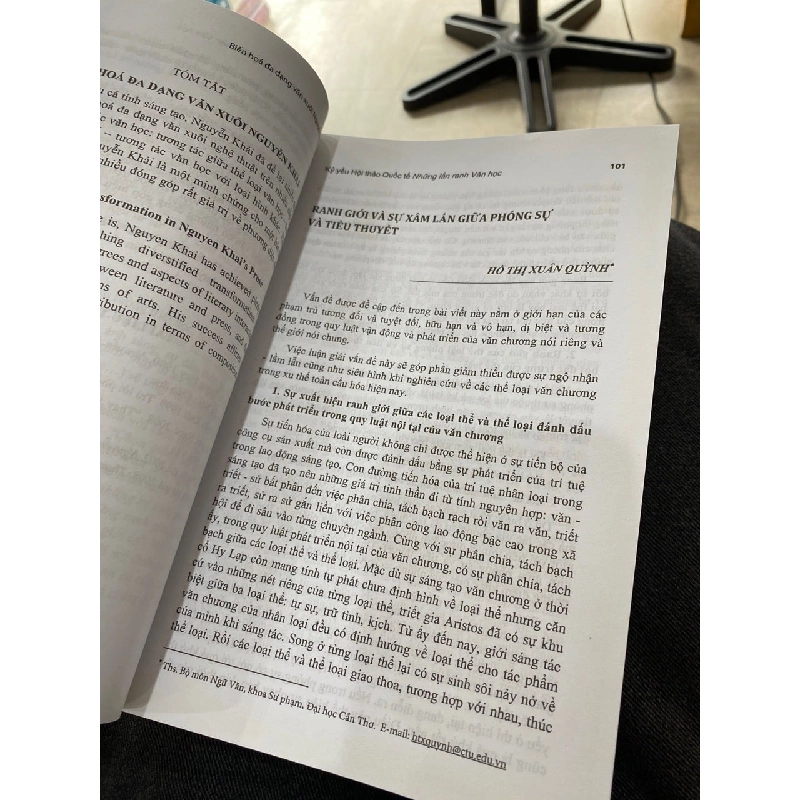 Kỷ yếu hội thảo quốc tế: Những lằn ranh văn học 1013068