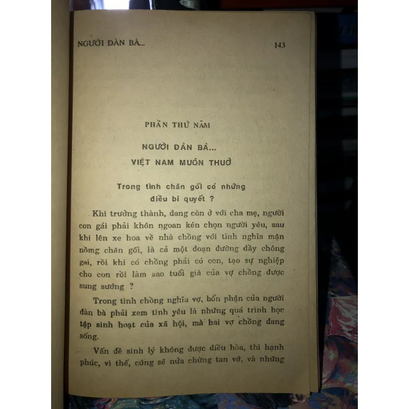 Nghệ thuật làm vợ - Trần Thị Hồng Xuân 958698