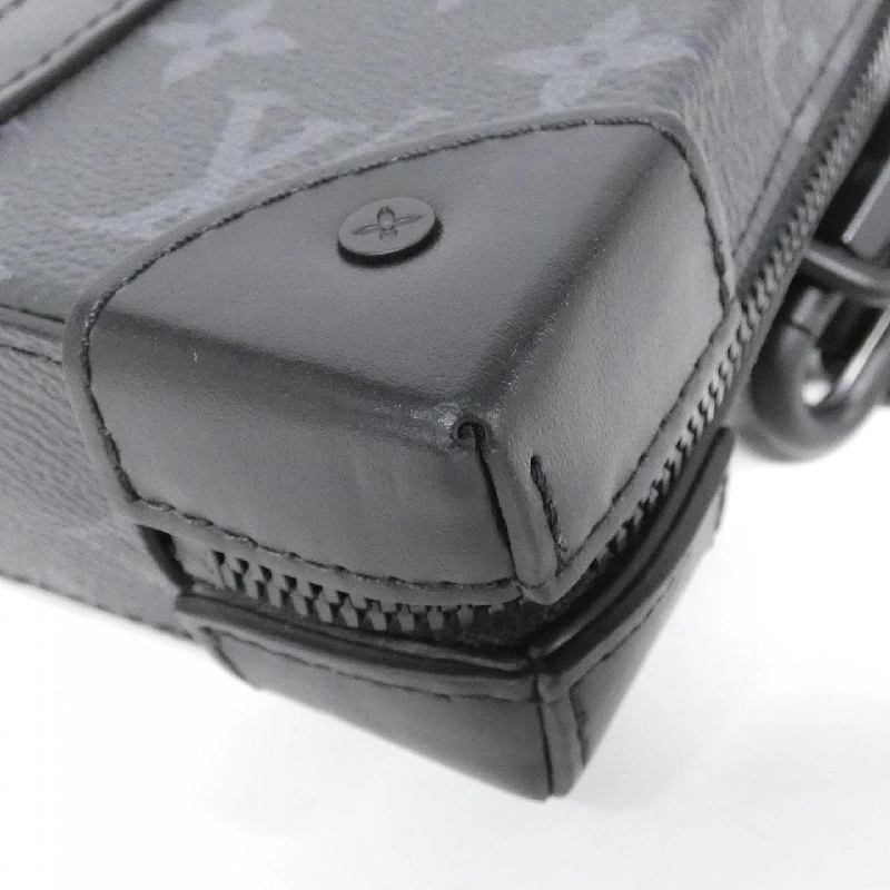 Ví đeo chéo Louis Vuitton Monogram Eclipse Soft Trunk M69838 610509