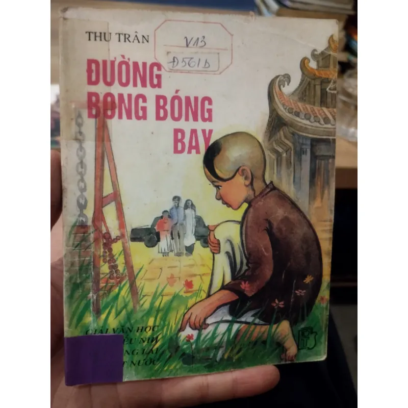 sách thiếu nhi mang tên "Đường Bong Bóng Bay" của tác giả Thu Trân. 
 1025369