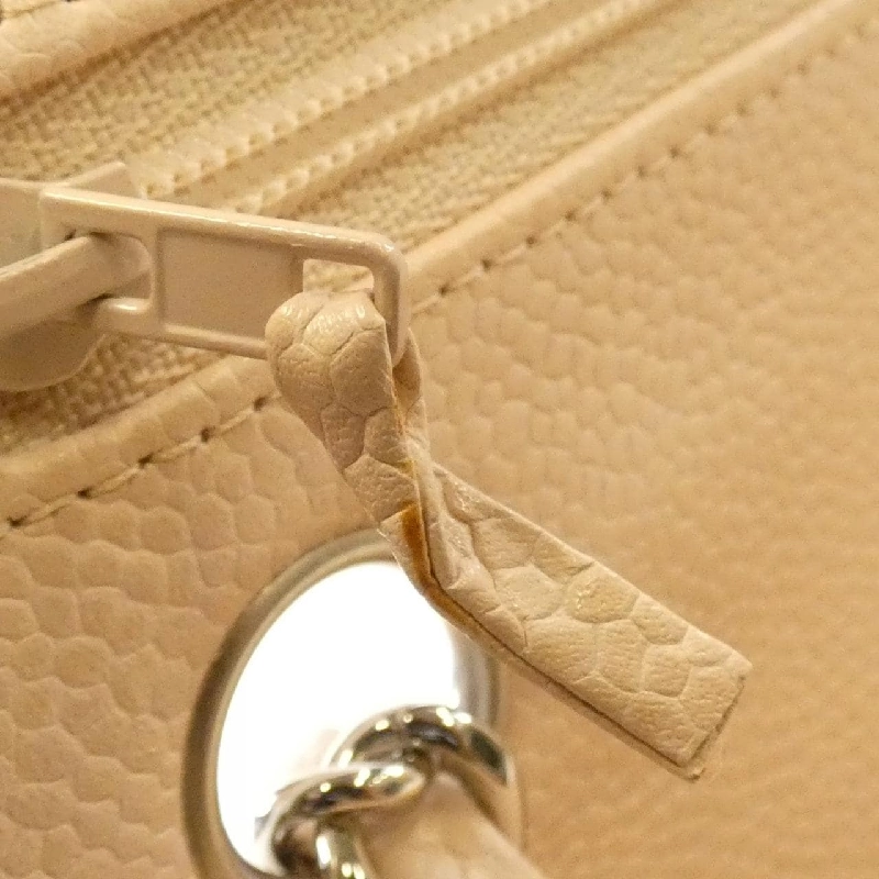 Túi xách chéo Chanel 1112 611074