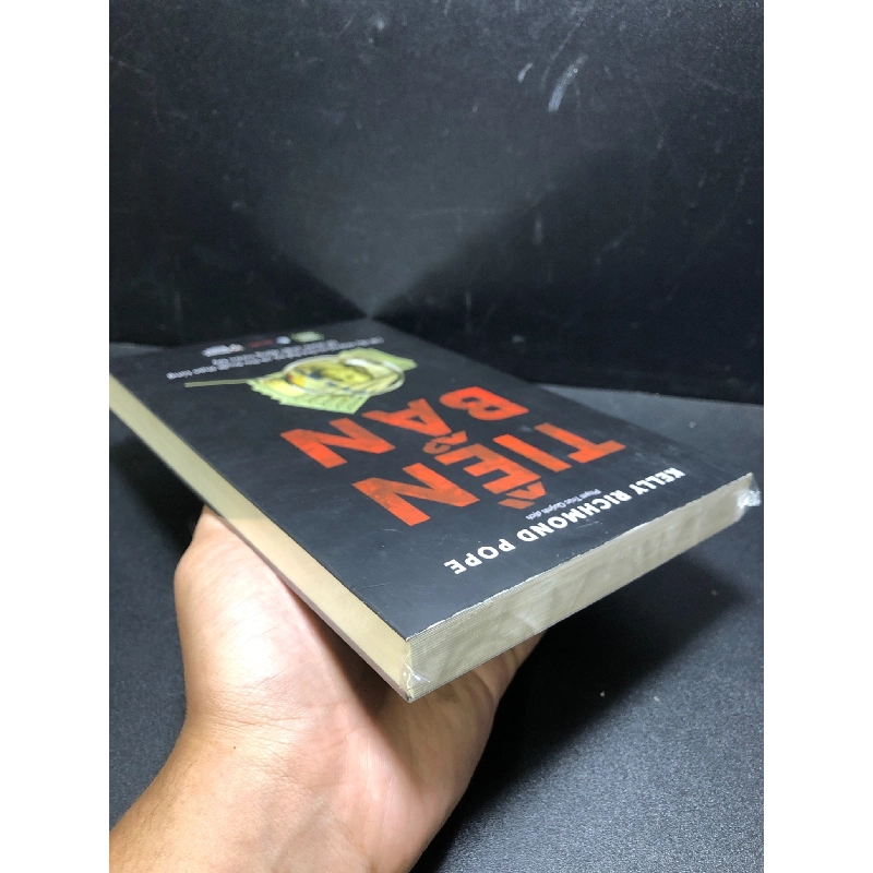 Tiền bẩn Kelly Richmond Pope new 100% HCM.ASB0201 văn học, pháp lý 912696