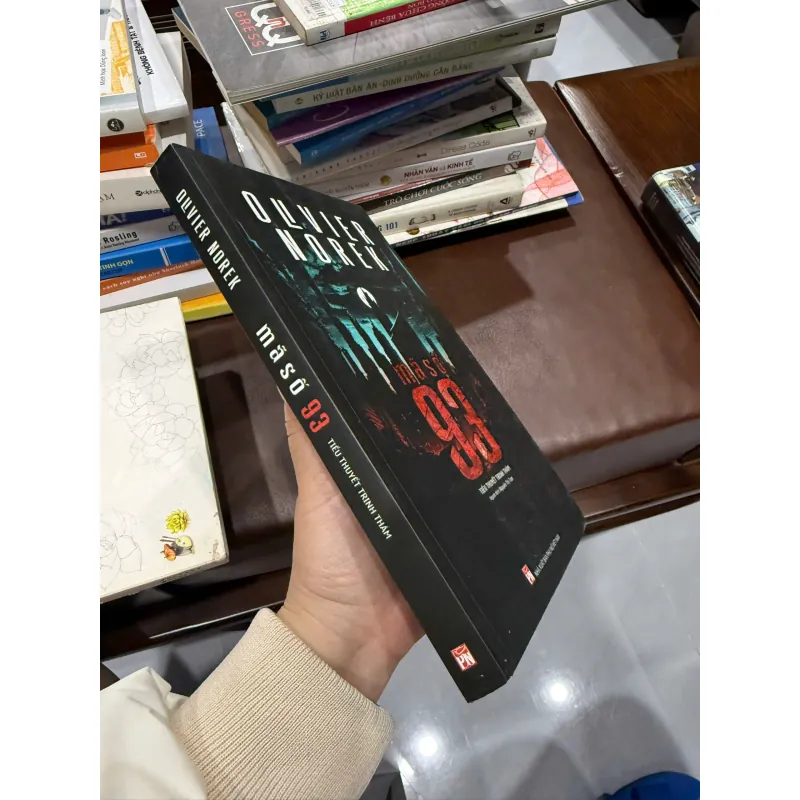 MÃ SỐ 93 – OLIVIER NOREK (TIỂU THUYẾT TRINH THÁM) - K3 1012983