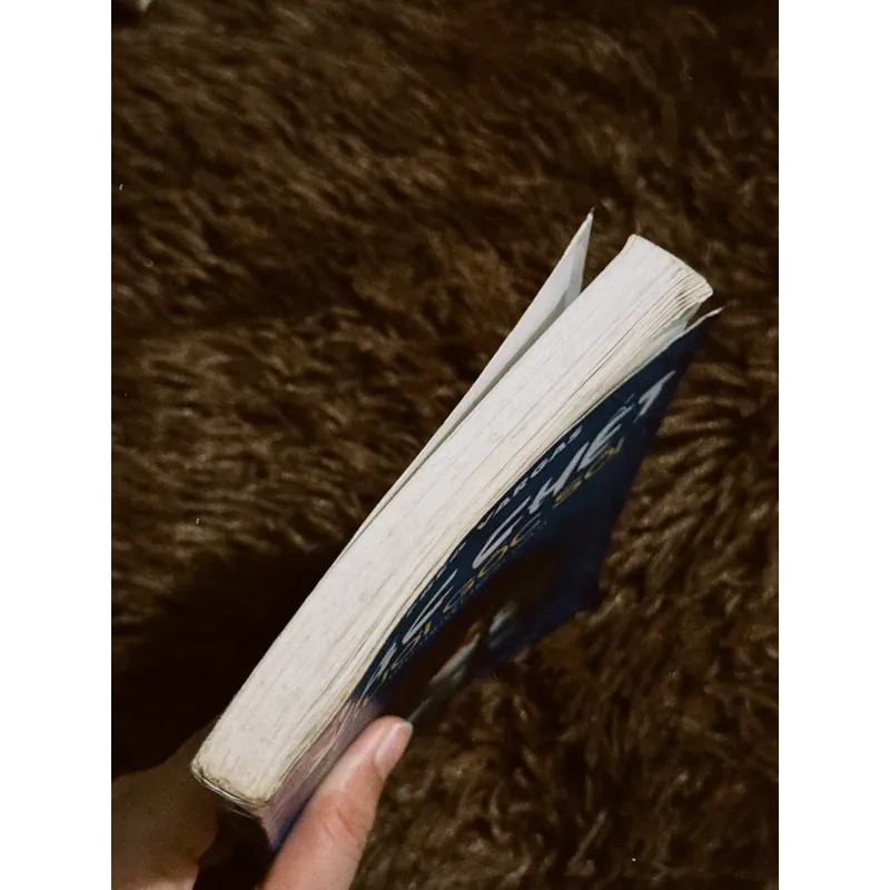 Xác chết dưới gốc sồi 699362