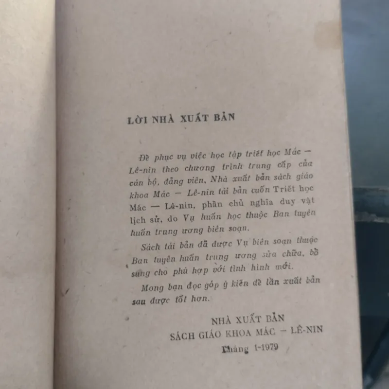 Triết học Mác-Lênin: Chủ nghĩa Duy Vật Lịch Sử" (1979) 573906