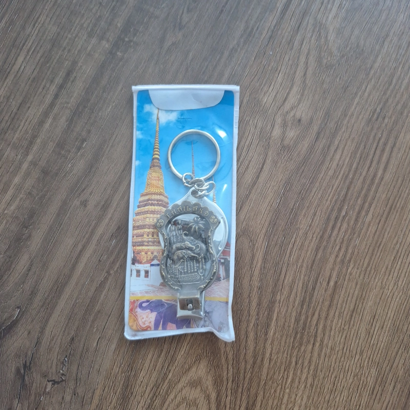 🐘 Móc Khóa Bấm Móng Tay Thailand – Hổ Trắng Canh Cửa Chùa Vàng 499064