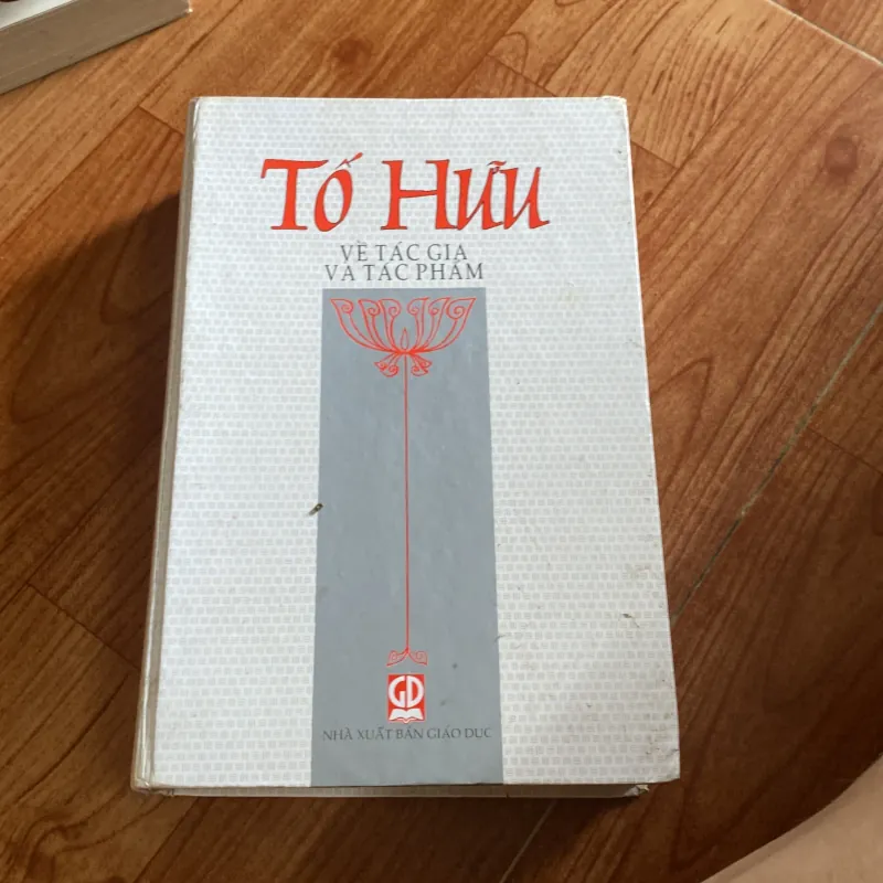 Tố Hữu về tác gia tác phẩm 1042324