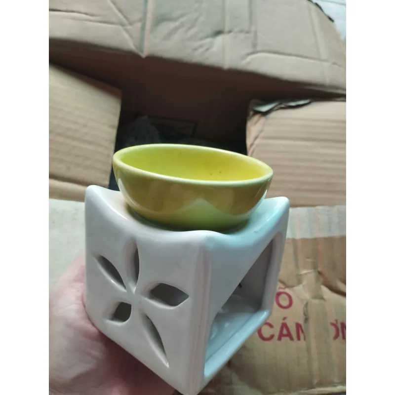 Chân đèn xông tinh dầu gốm màu vàng 753604