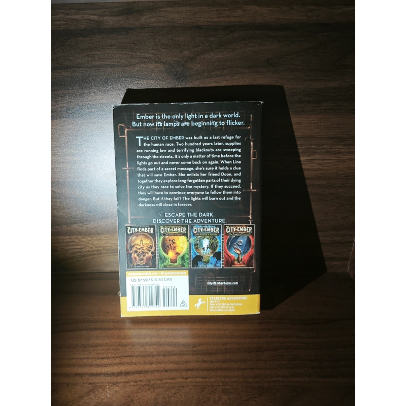 Ngoại văn The City of Ember (The City of Ember, #1) - Jeanne DuPrau 548289