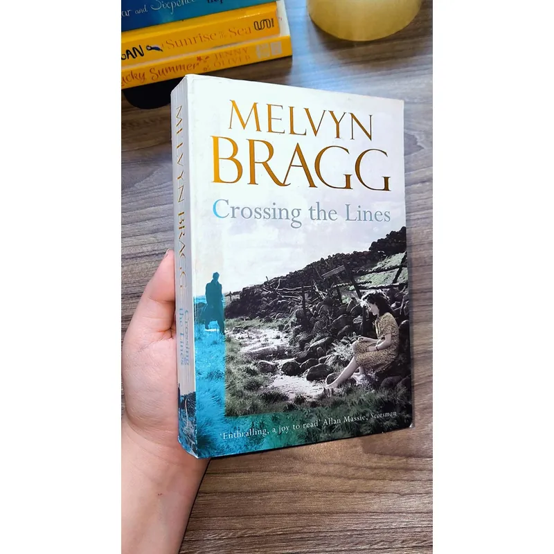 MELVYN BRAGG: CROSSING THE LINES (Preloved books) 722755