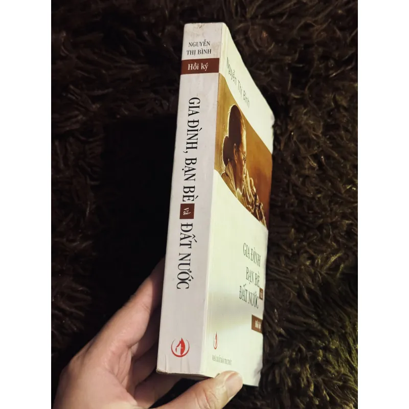 Gia đình, bạn bè, đất nước 1020010