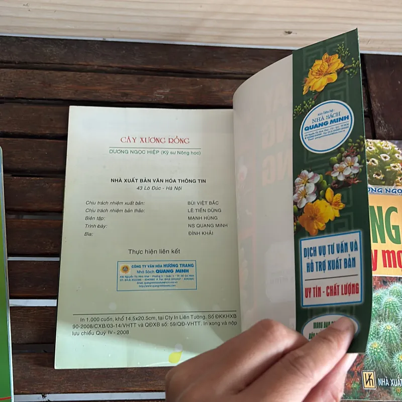 II Cây Cảnh: Xương Rồng Và Cây Mọng Nước (Sách Màu) - Dương Ngọc Hiệp 718583