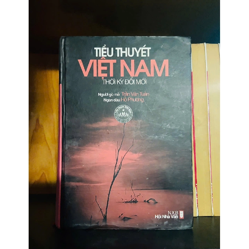 Tiểu thuyết Việt Nam thời kỳ đổi mới: Người gò mả, Ngàn dâu VĂN HỌC VAVO2012-124 737530