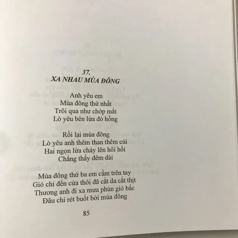 KINH THÀNH CỔ TÍCH - LÝ PHƯƠNG LIÊN - NGUYỄN NGUYÊN BẢY(có thủ bút 2 nhà thơ) 709715