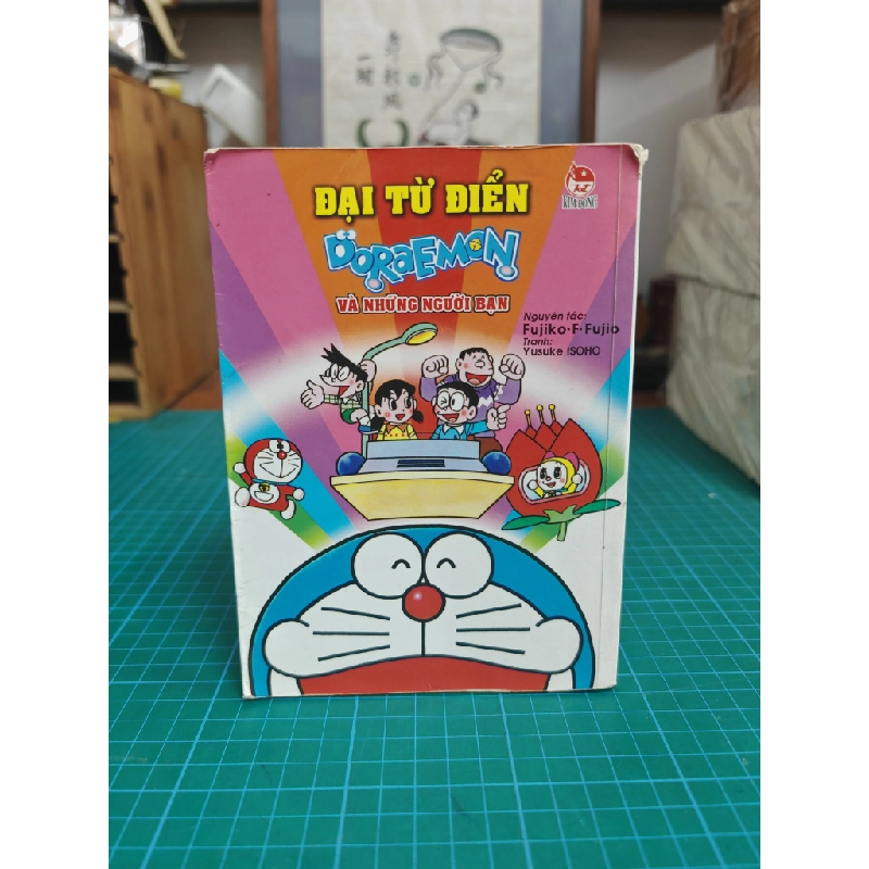 Truyện tranh đại từ điển Doraemon và những người bạn 526015