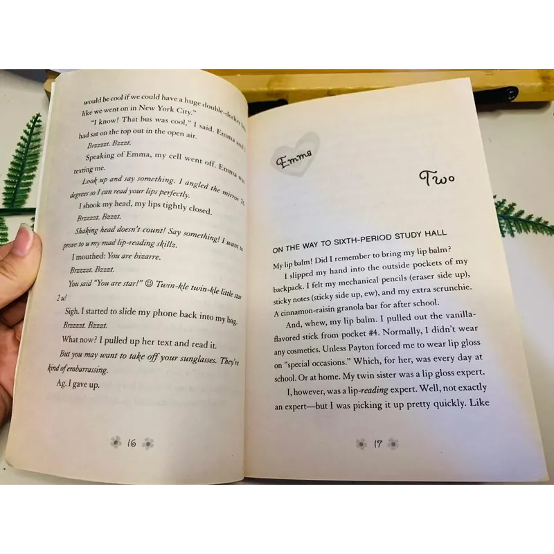 [Sách tiếng Anh 2hand] Like new 90% - 🌈 Double Feature – Julia DeVillers & Jennifer Roy 598331