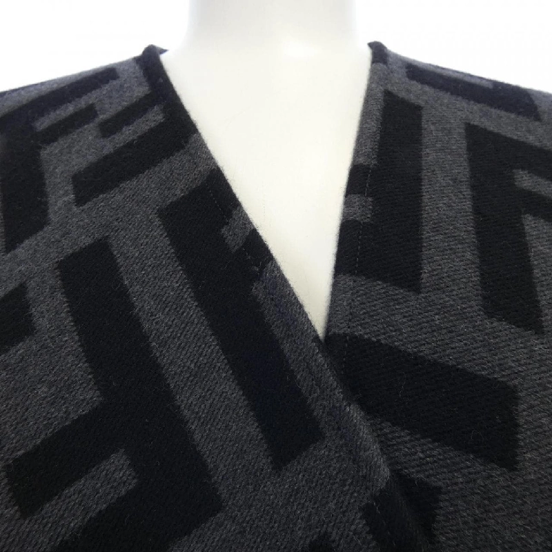 【Mã giảm giá】FENDI Cape 640993