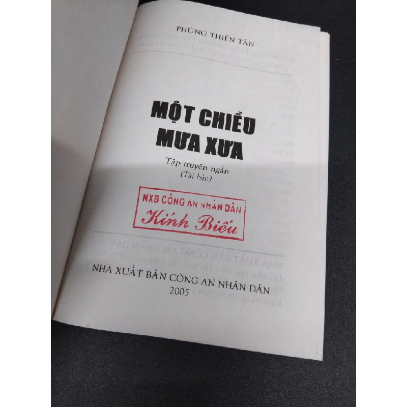 Một chiều mưa xưa mới 80% ố vàng có mộc trang đầu 2005 HCM2207 Phùng Thiên Tân VĂN HỌC 539182