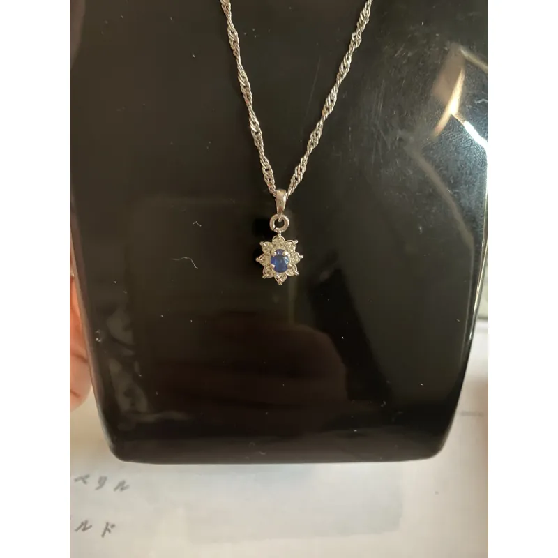 Vòng cổ ngọc lục bảo 931413