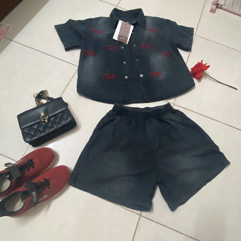 Bộ quần áo bò thêu hoa  460876