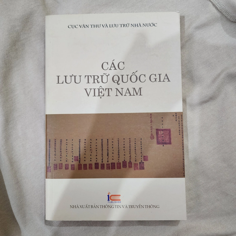 Các lưu trữ quốc gia Việt Nam  448531
