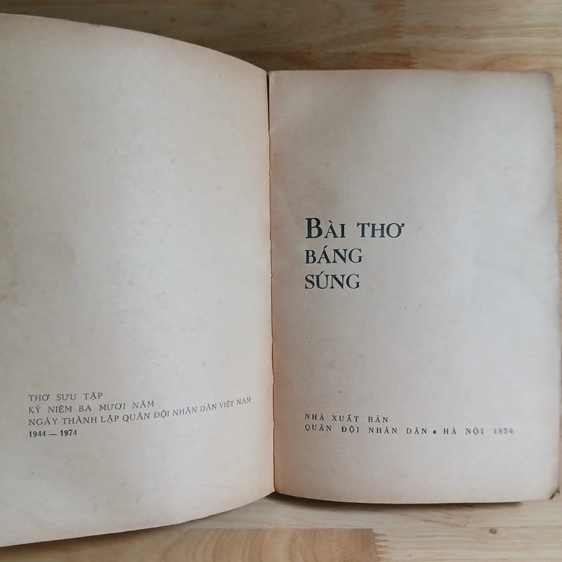Thơ Sưu Tập - Bài Thơ Báng Súng (Xb 1974) 470524