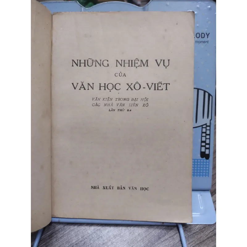 Sách: Những nhiệm vụ của văn học Xô Viết - Tác giả: Nhiều tác giả (A3) 597583