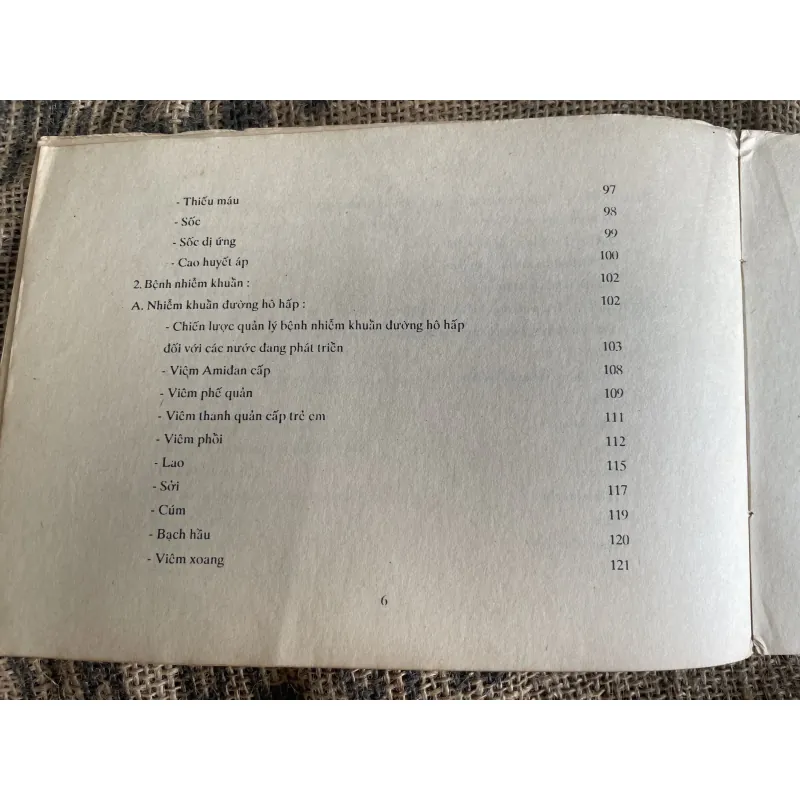 Cẩm nang chẩn đoán và sử dụng thuốc thiết yếu trong chăm sóc sức khỏe ban đầu; hơn 200 tr  1017724