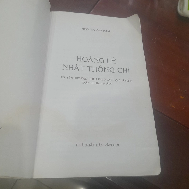 HOÀNG LÊ NHẤT THỐNG CHÍ 304784