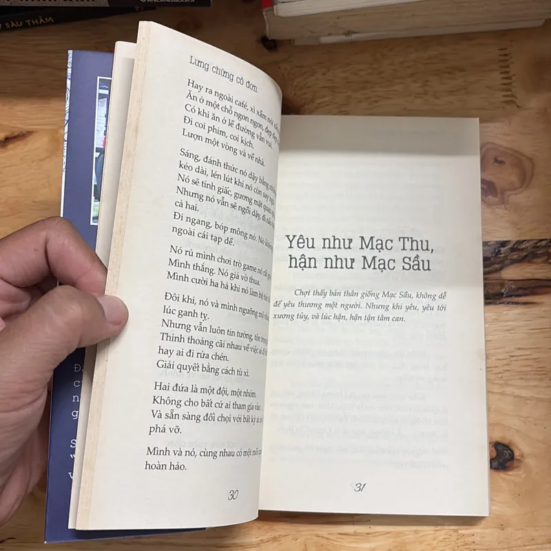 II Tản Văn: Lưng Chừng Cô Đơn - Nguyễn Ngọc Thạch - 2014 696013