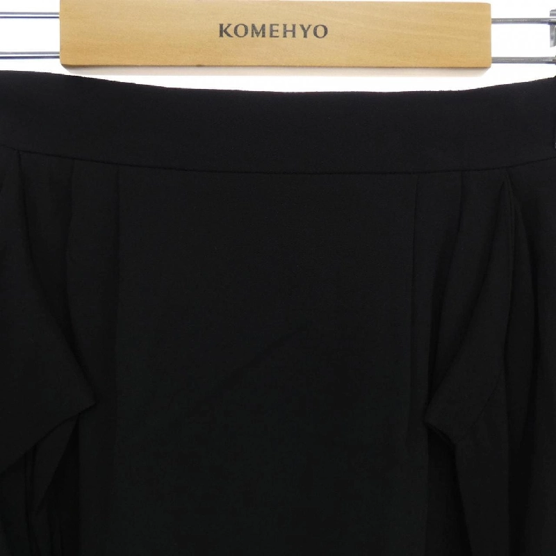 Chân váy PRADA P137 S192 - Hàng hiệu Authentic 812811