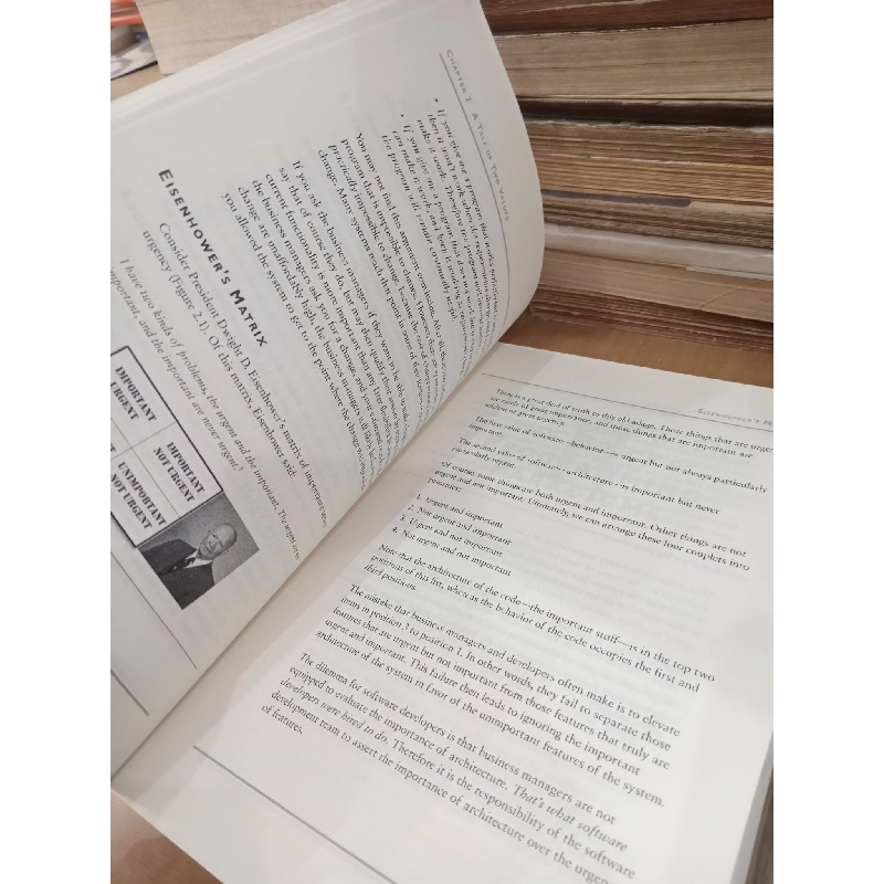 Clean Architecture: A craftsman's guide to software structure and design - Robert C. Martin Series 998363