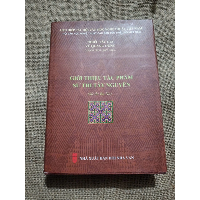 Giới thiệu tác phẩm sử thi Tây Nguyên (Sử thi Ba Na)- 640 trang 437104