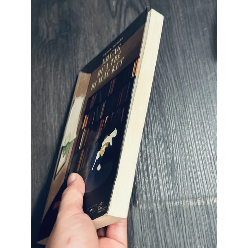 Những đứa trẻ mắc kẹt 607763