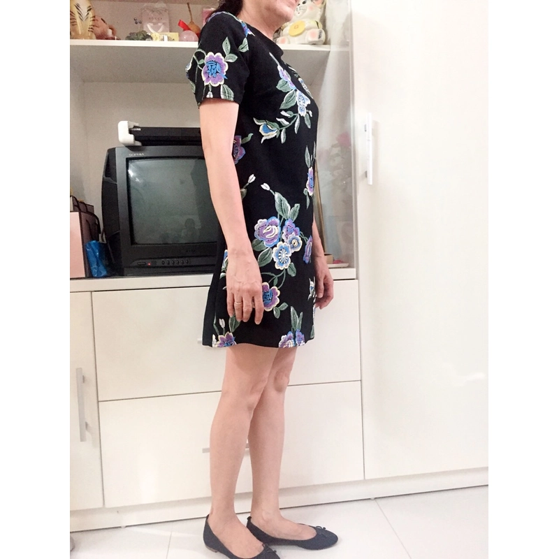 Đầm mini thêu hoa  493930