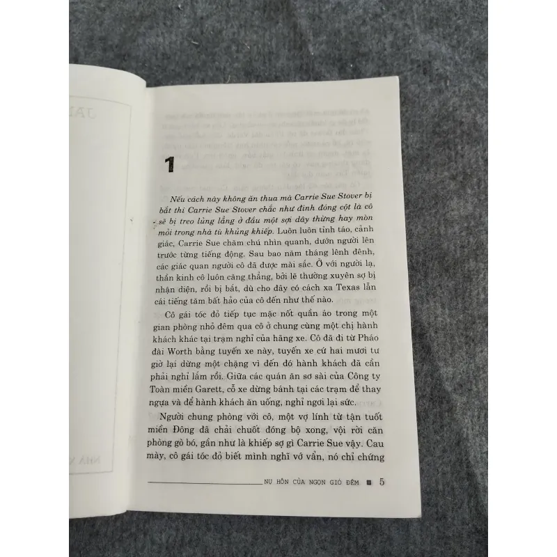 NỤ HÔN CỦA NGỌN GIÓ ĐÊM - JANELLE TAYLOR 574632