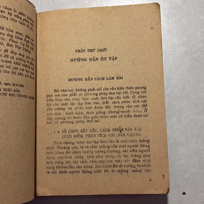 Hướng dẫn ôn tập và làm bài thi vào các trường Đại học môn văn 738886