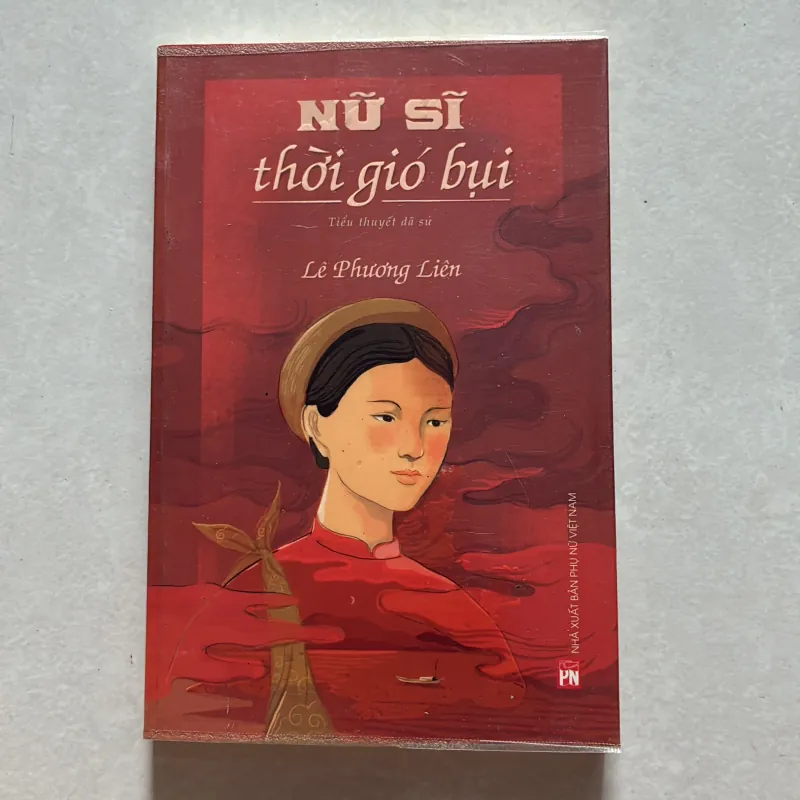 Nữ sĩ thời gió bụi - Lê Phương Liên (t01) 750438