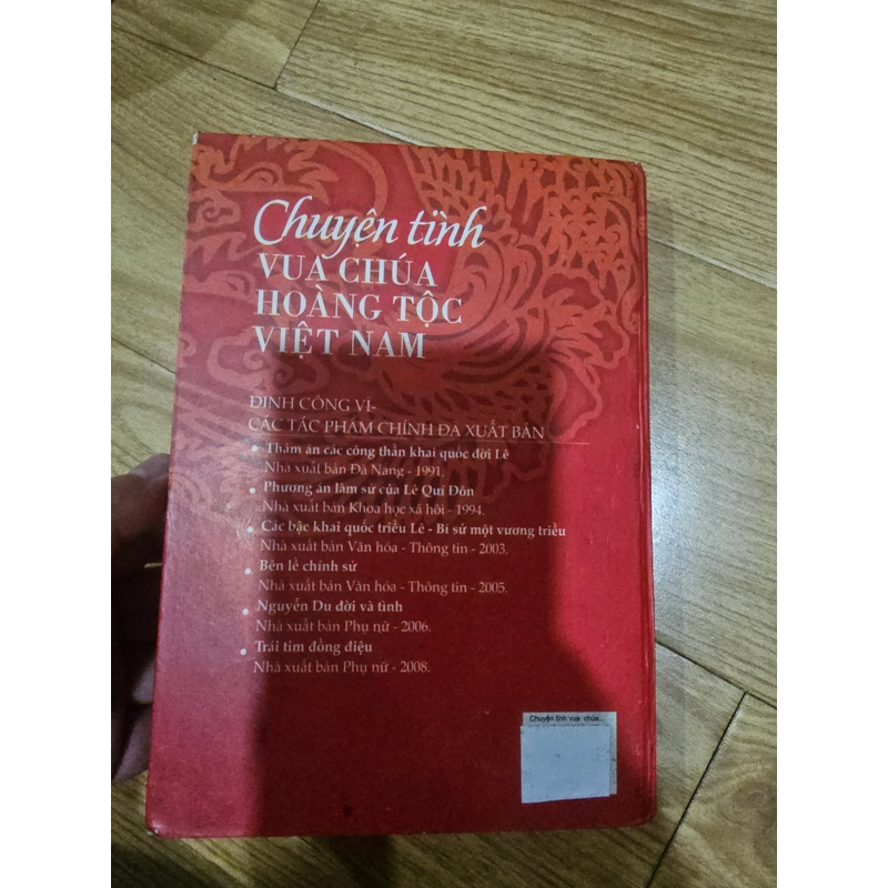 Chuyện tình vua chúa hoàng tộc Việt Nam (bìa cứng)
100k 501061