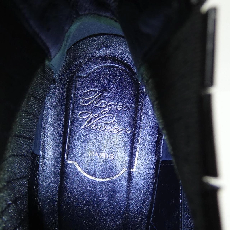 Giày bốt ROGER VIVIER Viv Rangers Strap Buckle - Hàng hiệu Chính hãng 830377