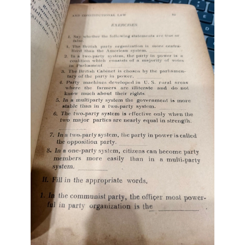 Introduction To Political Science And Constitutional Law - Nguyễn Văn Canh Và Trần Như Tráng 304356