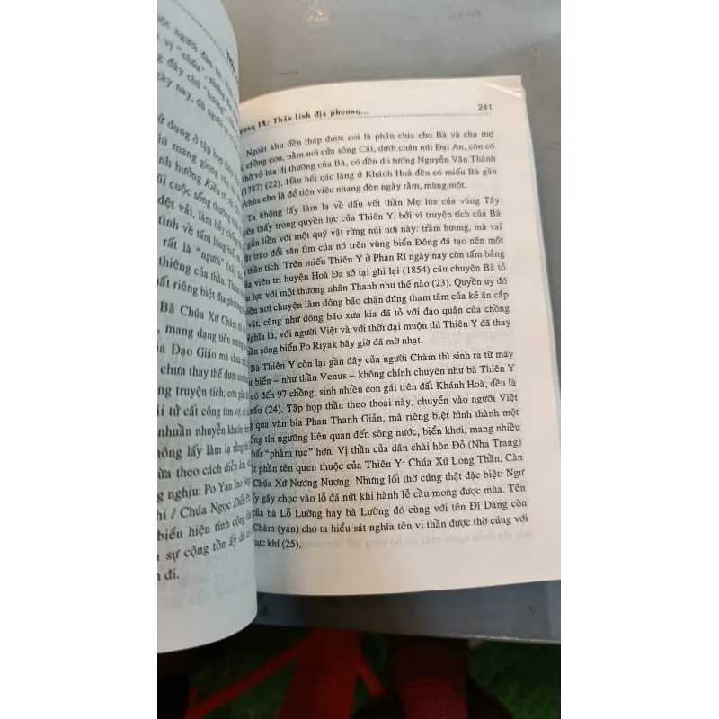 THẦN NGƯỜI VÀ ĐẤT VIỆT - TẠ CHÍ ĐẠI TRƯỜNG 719781