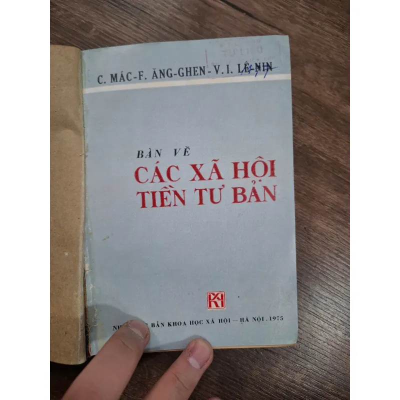 Bàn về các xã hội tiền tư bản - C. Mác, F. Ăng-ghen, V.I. Lê-nin - Lý luận 714920
