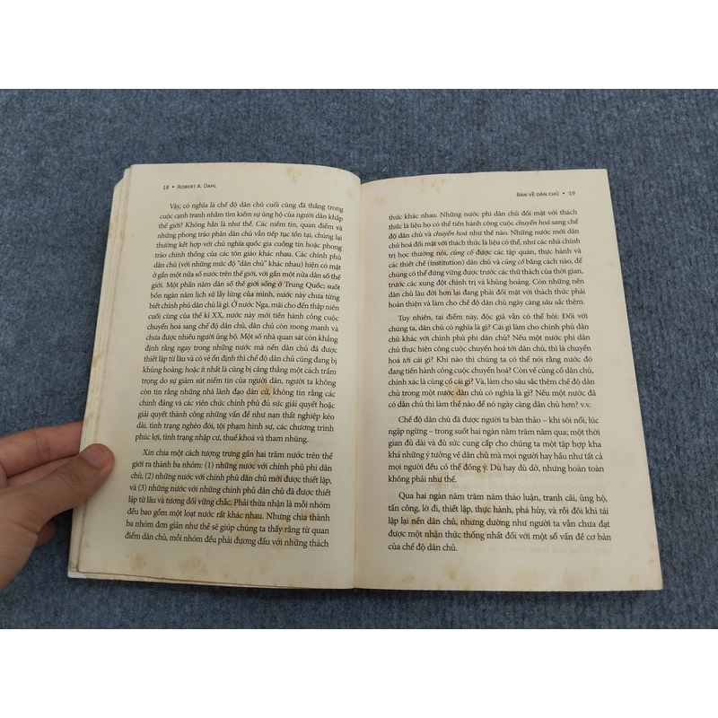BÀN VỀ DÂN CHỦ - ROBERT A. DAHL 494519