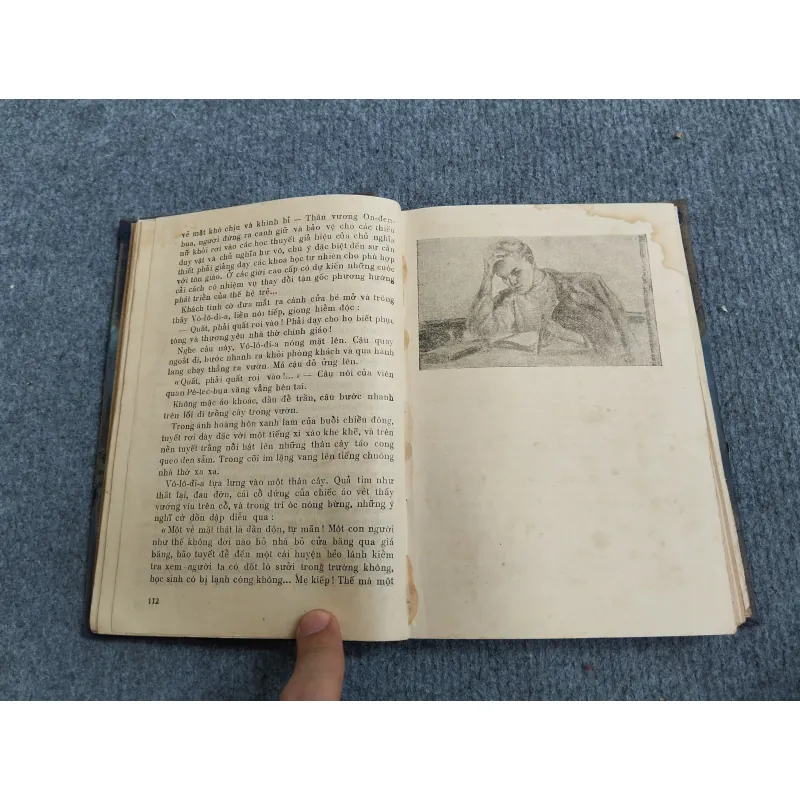 TUỔI TRẺ LÊ - NIN 688763