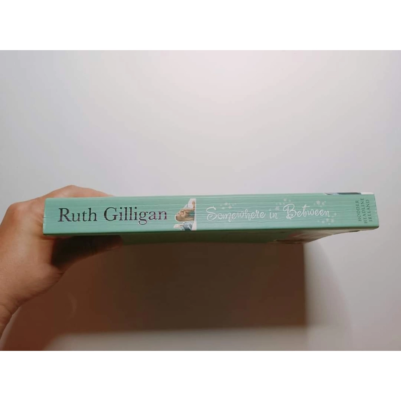 Somewhere In Between - Ruth Gilligan

 312963