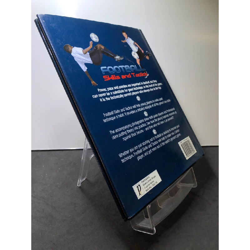 Football Skills and Tactics BÌA CỨNG mới 85% bẩn nhẹ HPB2607 NGOẠI VĂN 450844