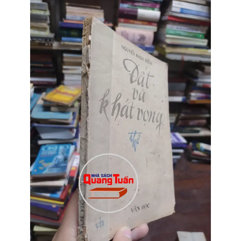sách: Đất và khát vọng -Nguyễn Khoa Điềm (A1) 572962