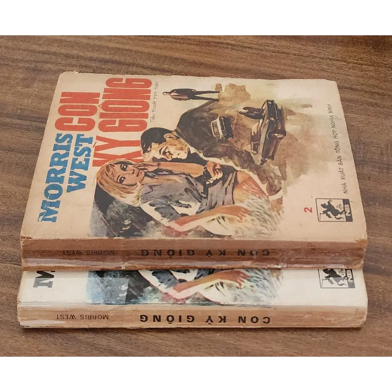Tiểu thuyết trinh thám - chính trị của Morris West: CON KỲ GIÔNG 722942