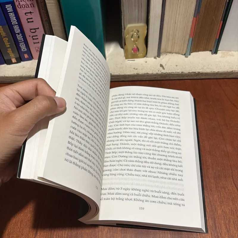 II Tiểu Thuyết: Những Ngã Tư Và Những Cột Đèn - Trần Dần - 2017 907631